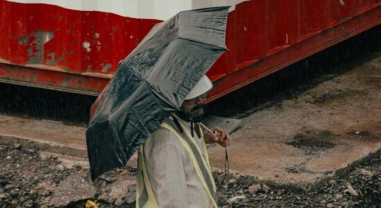 Obra em dia de chuva: o que fazer