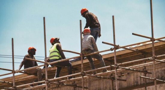 Conheça as principais normas regulamentadoras da construção civil