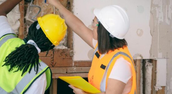 NR 10: o que o profissional da área elétrica precisa saber