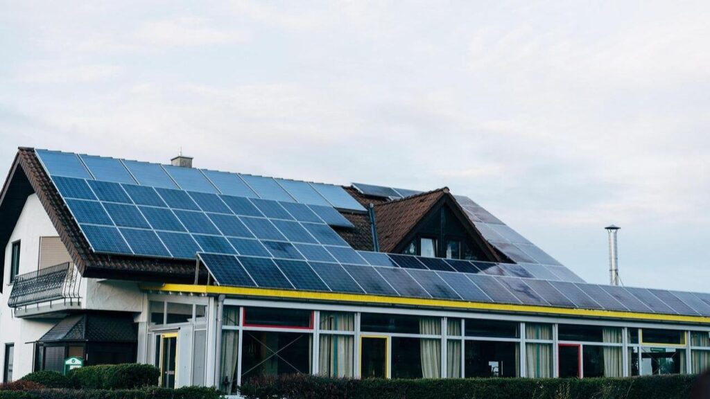 On-grid ou off-grid: qual a melhor escolha para cada cliente?